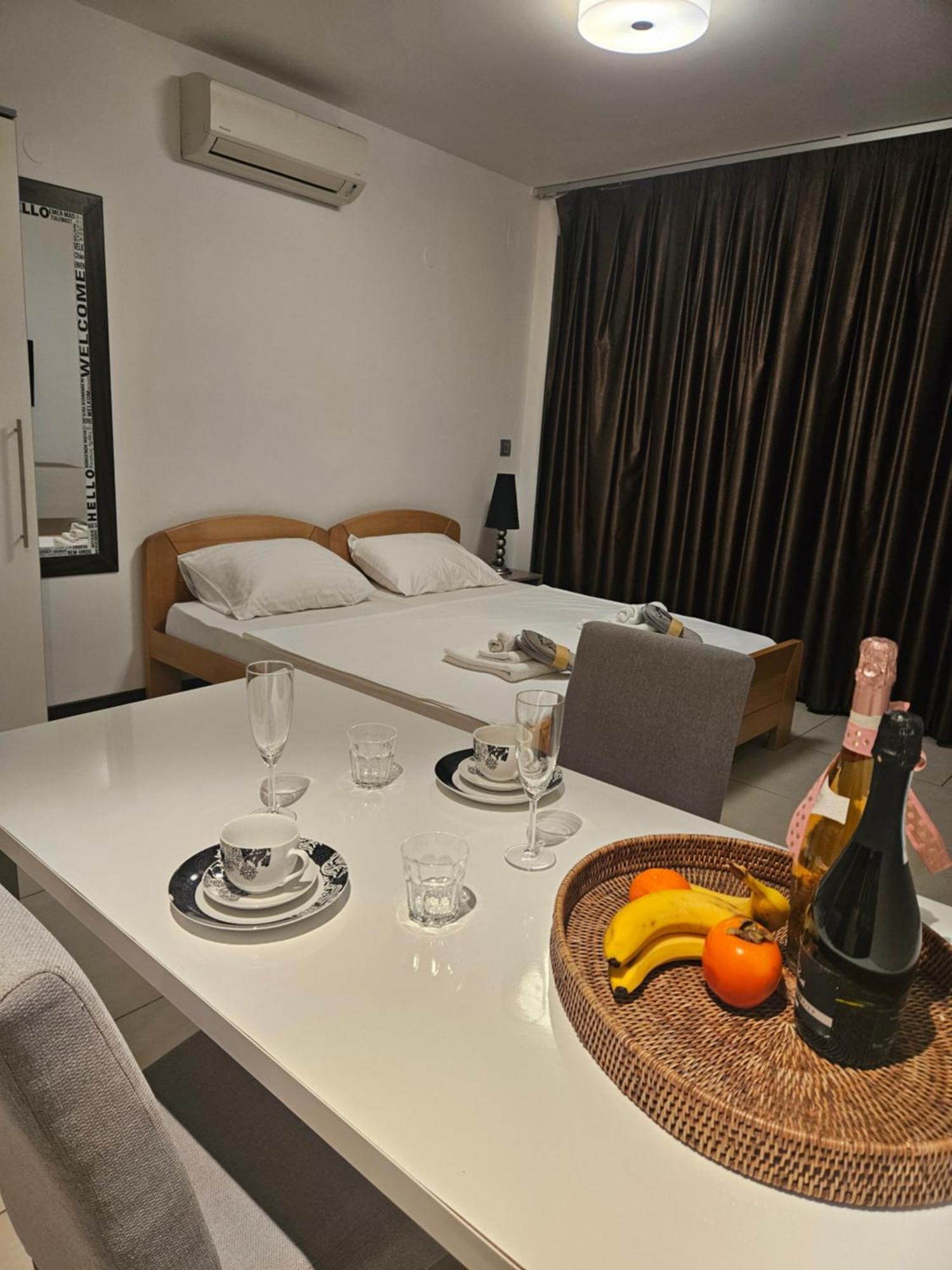 Kristal Paris Resort Novalja Luaran gambar