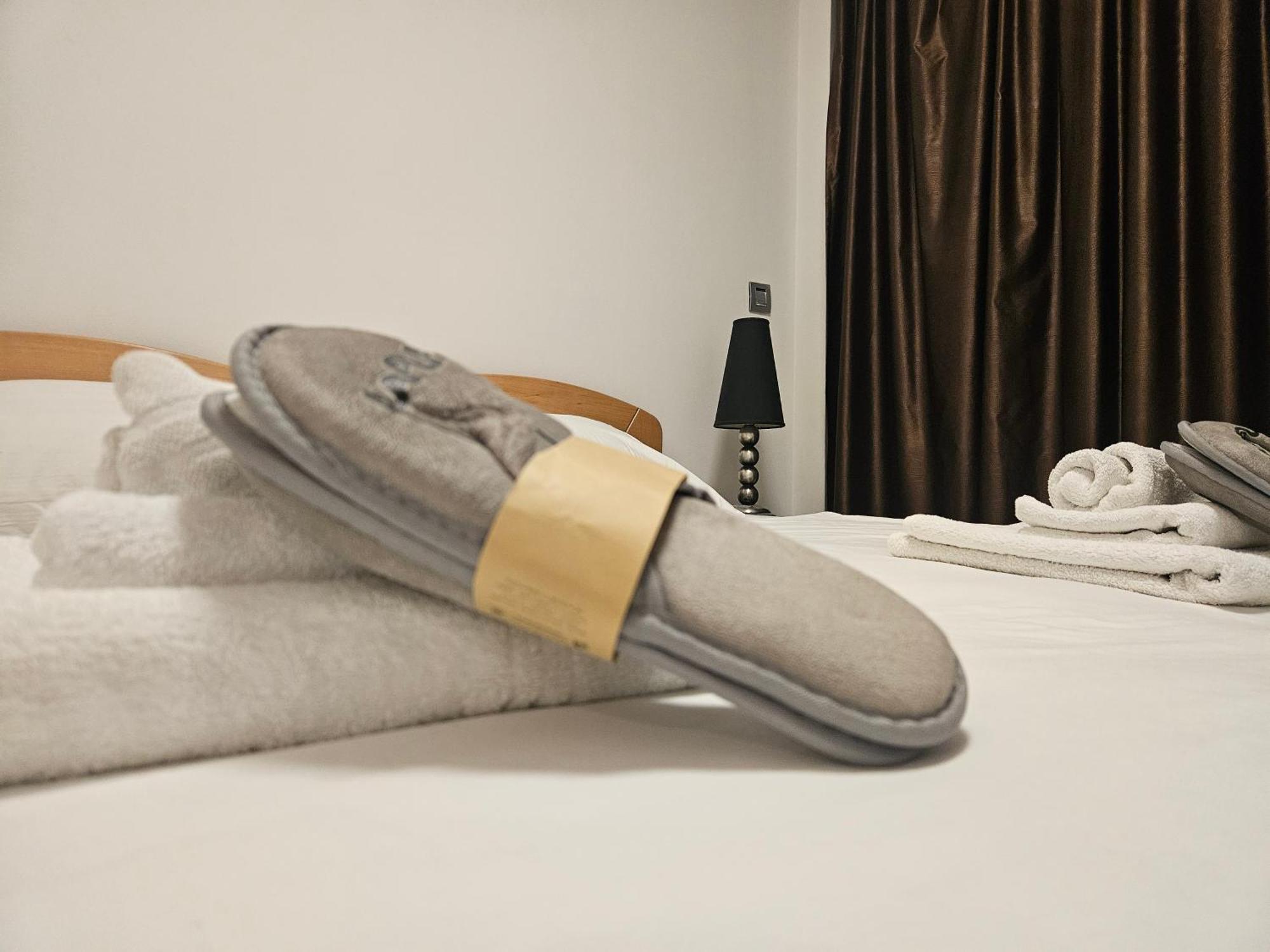 Kristal Paris Resort Novalja Luaran gambar